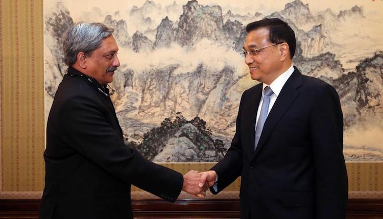 Photo: Chinese Premier Li Keqiang (R) meets with Indian Defence Minister Manohar Parrikar in Beijing on April 19, 2016. Photo: BRICS Info | Xinhua