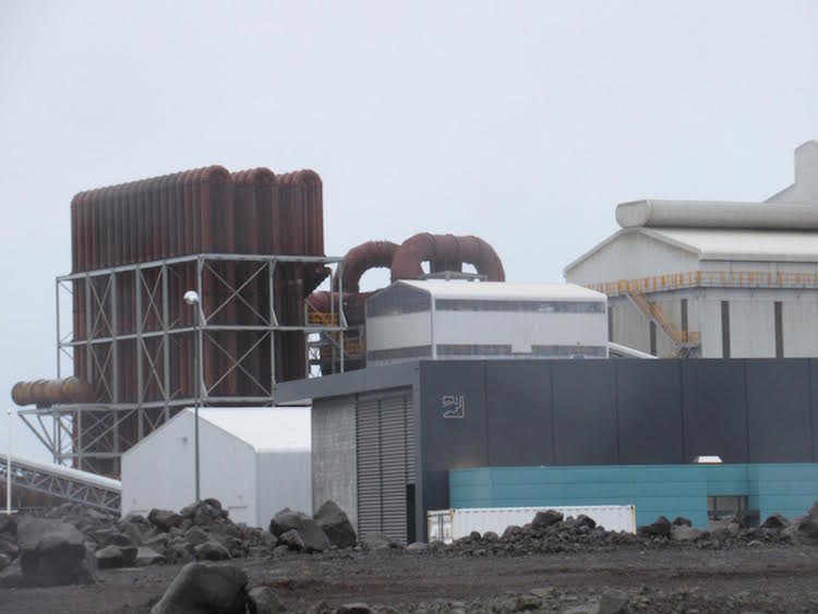 Shaky Start to Silicon Smelters in Iceland