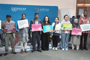 2)Civil society protestors outside the UNESCAP conference hall door. Picture: Kalinga Seneviratne 